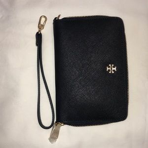 Tory Burch Bags - Tory Burch small leather wallet/clutch Tory Burch Bags - Tory Burch small leather wallet/clutch